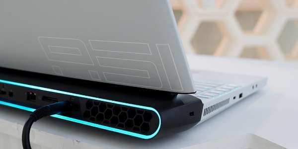 لپتاپ گیمینگ Alienware